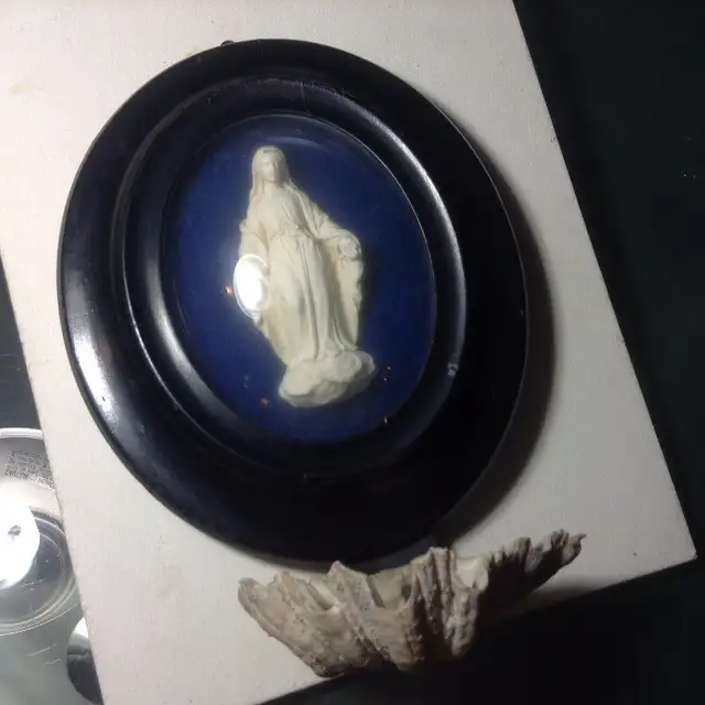 Antique Wood Meerschaum Holy Water Font in Arts & Collectibles in Vancouver - Image 8
