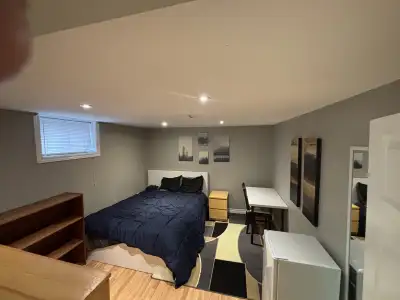 This is a Homestay. 2 meals with snacks. May 1st availability. Full time student for a single privat...
