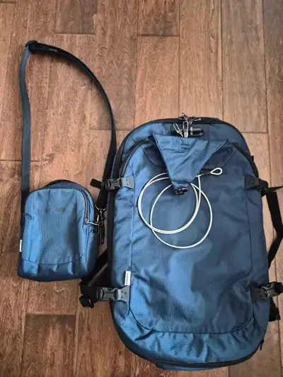 Pacsafe Venturesafe EXP45 Anti-Theft Backpack, like new. Retails for $400 in Canada. ...