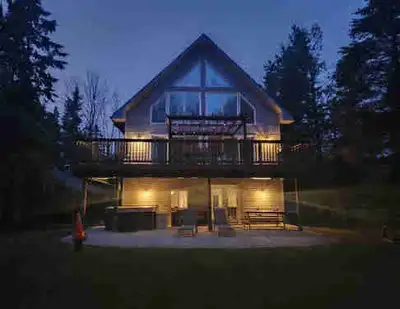 Cozy Cottage Rental with Hot tub near Mount St. Louis Moonstone, View more