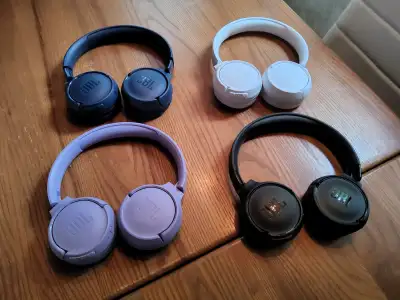 **Neuf** Écouteurs Bluetooth JBL TUNE 520BT **New**, View more