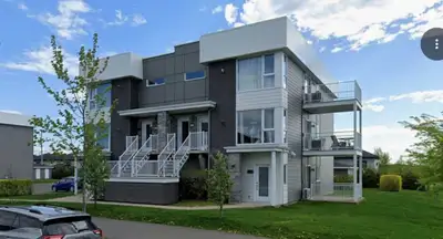 5 1/2 de style contemporain Rue de Coutances à Pintendre Disponible le 1er juillet Construction 2016...