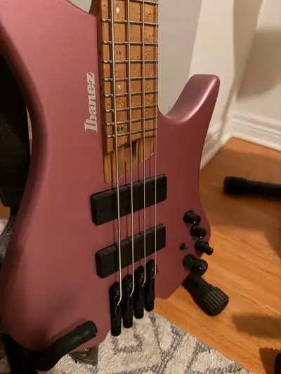Ibanez bass EHB1000S, View more