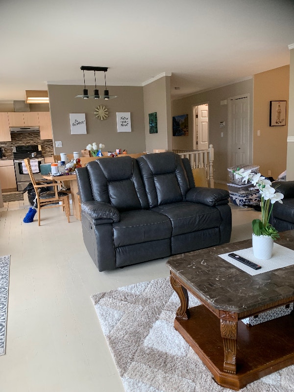 3 bedroom fully furnished house for rent in vernon Long Term Rentals