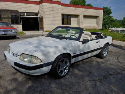 ISO: 1987-1993 Mustang Convertible READ DESCRIPTION