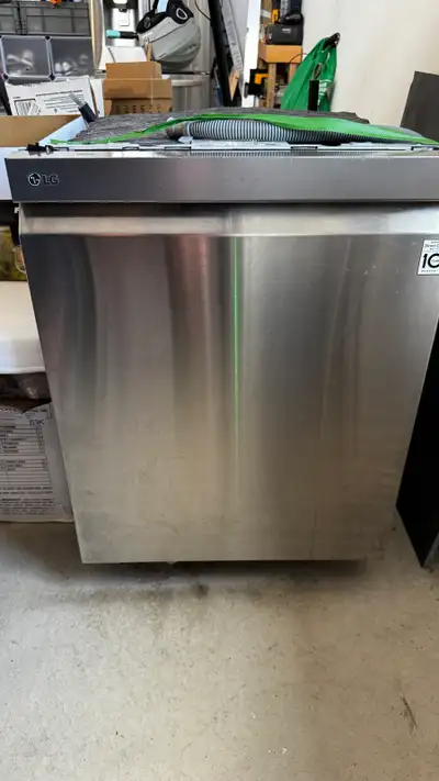 Lave-vaisselle LG Inox – Inverter Direct Drive – 3 paniers, View more