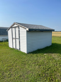 WELL KEPT 12FT LONG GARDEN/STORAGE SHED