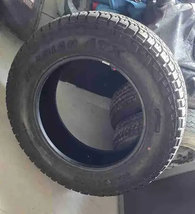 1 BRAND NEW NEXEN ROADIAN ATX 275/65/20 never used . All Season Radial tires, Agreement tread. PLEAS...