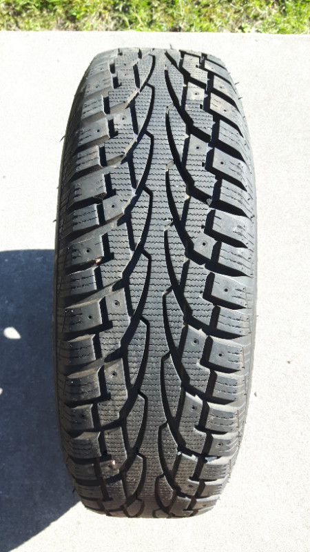 P195/70R14 Snow tires on steel rims used only 1 season. in Tires & Rims in London - Image 2