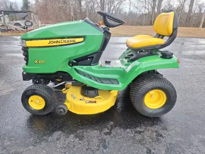 JOHN DEERE RIDING LAWNMOWER X300 LOW HOURS ,ONLY 261 ,VERY WELL MAINTAINED ALWAYS STORED INDOORS ,KA...