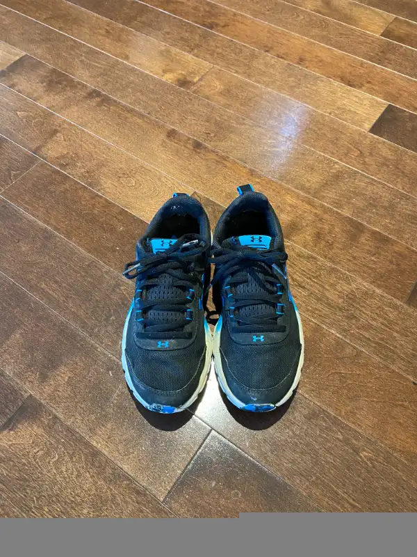 Selling Asics & Under Armour runners - Size 3.5 in Kids & Youth in St. Albert - Image 8