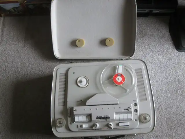 Grundig TK 46 Tape Recorder For Sale (Parts or Repair) in General Electronics in Edmonton - Image 2