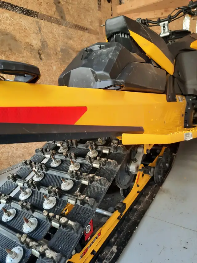 2023 BLK & YLW SKI-DOO RENEGADE 850R X - E-TEC $11,888.00 FIRM! in Snowmobiles in City of Toronto - Image 6