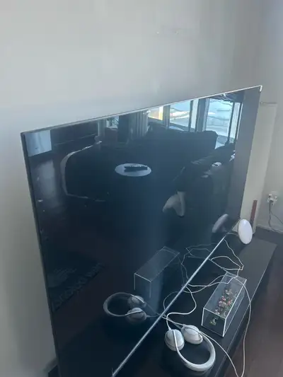 75 inch TV with crack in screen FREE, View more