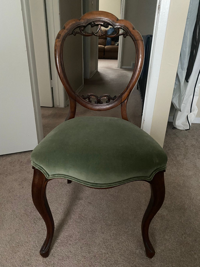 Antique Chairs in Chairs & Recliners in Kitchener / Waterloo