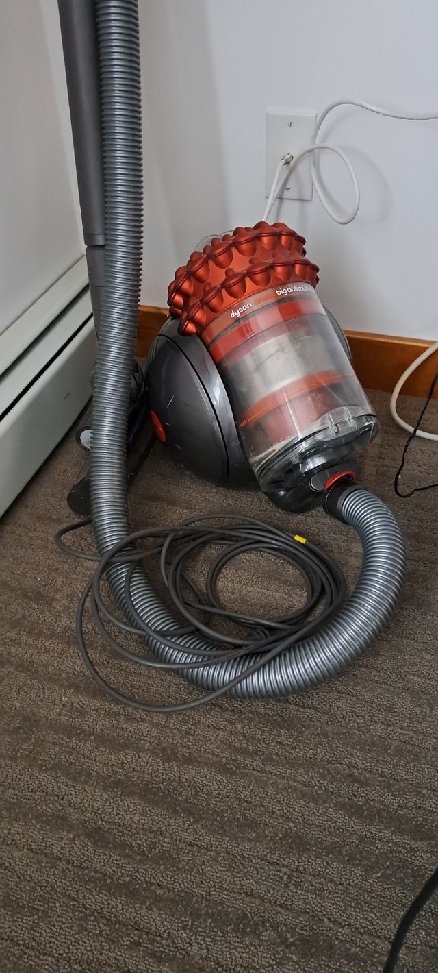 Dyson Vacuum Big Ball Multi Floor Vacuums Calgary Kijiji