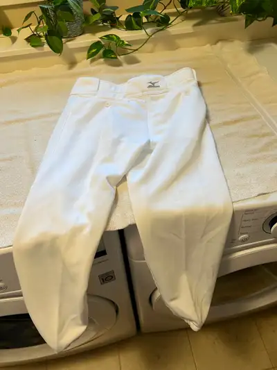 NEW Women's Mizuno Softball Pants, View more