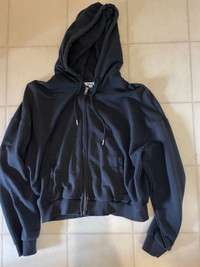 Full zip Garage hoodie• medium • blackSmoke free home Pick up ca