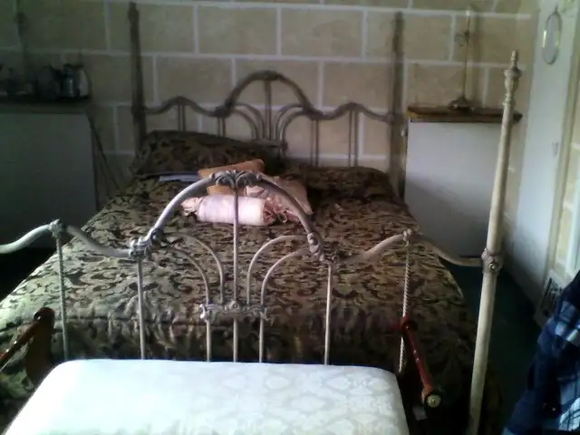 Lit Queen (tête et pied lit seulement) in Beds & Mattresses in Sherbrooke - Image 2