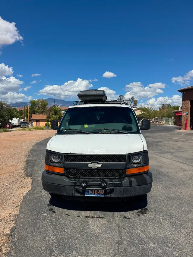 Chevrolet Express 2500 Camper Van