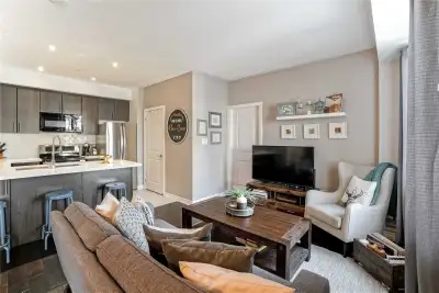 Located at 2339 Sawgrass Drive in Oakville. Immaculate 2 Bedroom 2 Bath 2 car parking urban townhous...