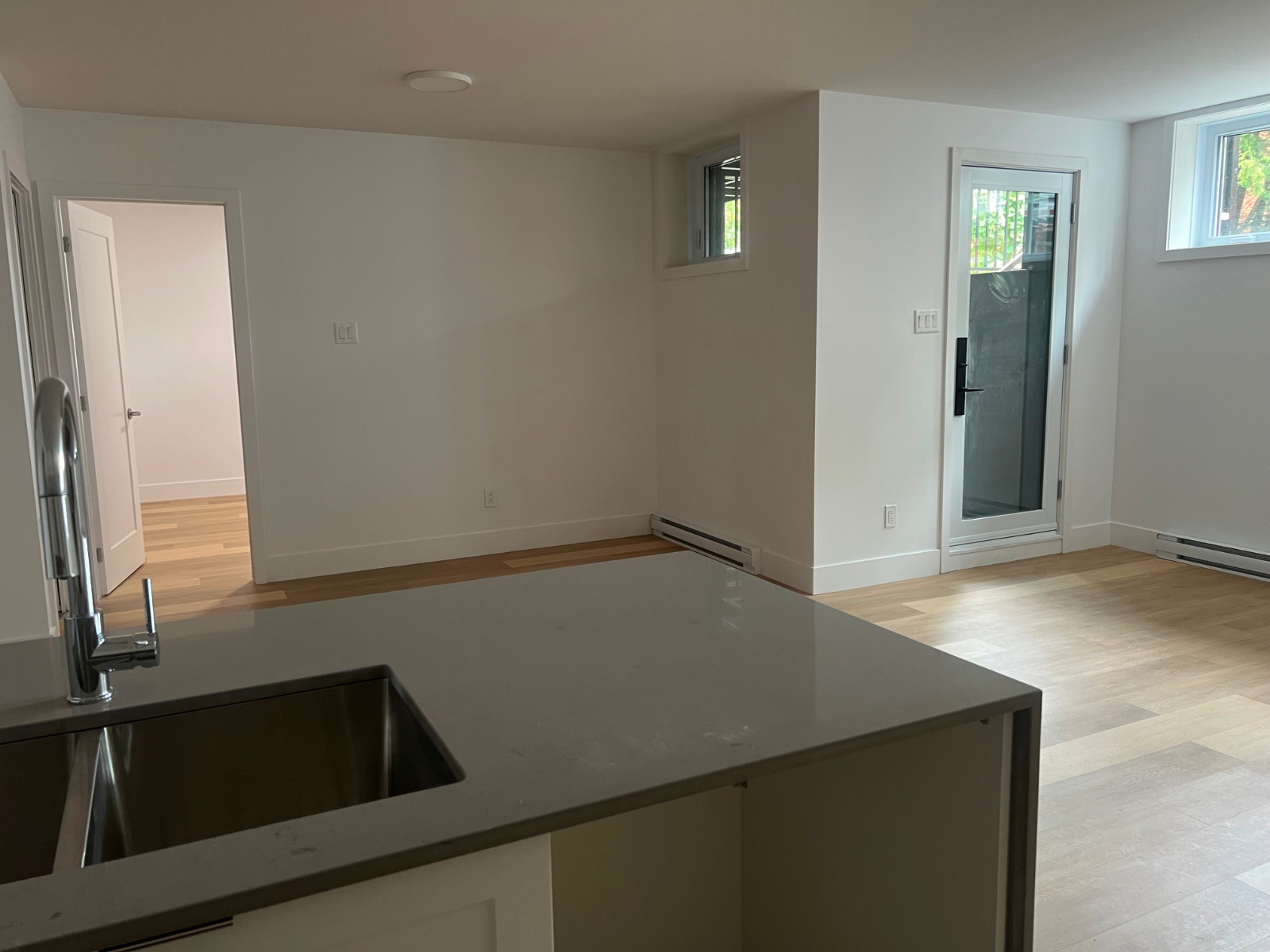 À LOUER 3.5 appartement/3.5 apartment Ahuntsic 5 electros inclus — photo 3