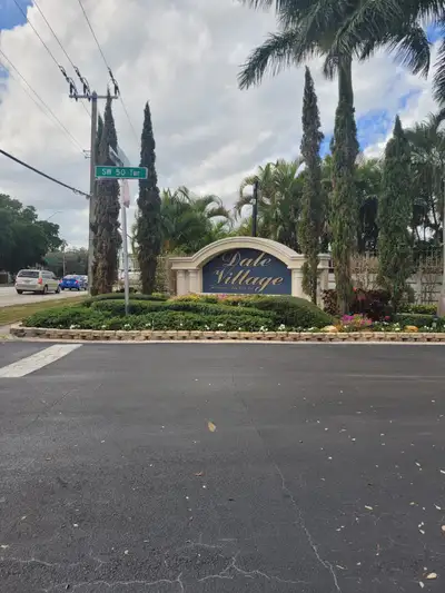 Maison à vendre ou à louer à Dale village dans un magnifique parc de maison mobile de 55 ans et plus...