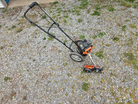 **2023 like new lawn edger & trimmer wi swivel 905-327-6655 **
