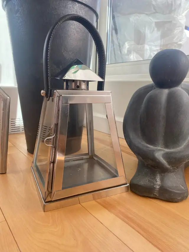 Decorative glass candle holder  in Home Décor & Accents in Ottawa - Image 2