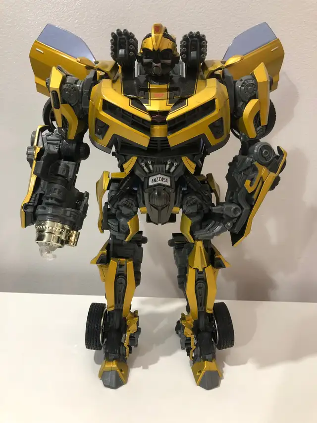 Transformers Battle Ops Bumblebee Gold Costco Exclusive $80