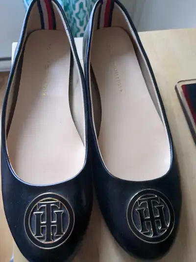 TH woman shoes size 7M, View more