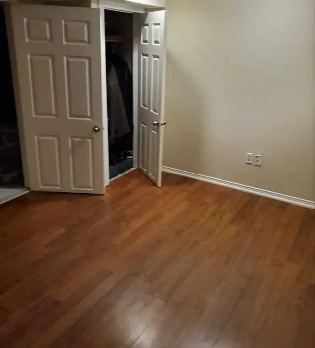 Roommate Wanted in Room Rentals & Roommates in Mississauga / Peel Region - Image 4