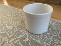 *NEUF* Pot contemporain blanc pour plante (valeur 57$)