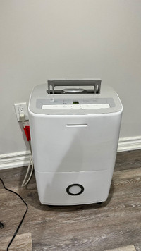 Frigidaire Dehumidifier, new-like, works quite well