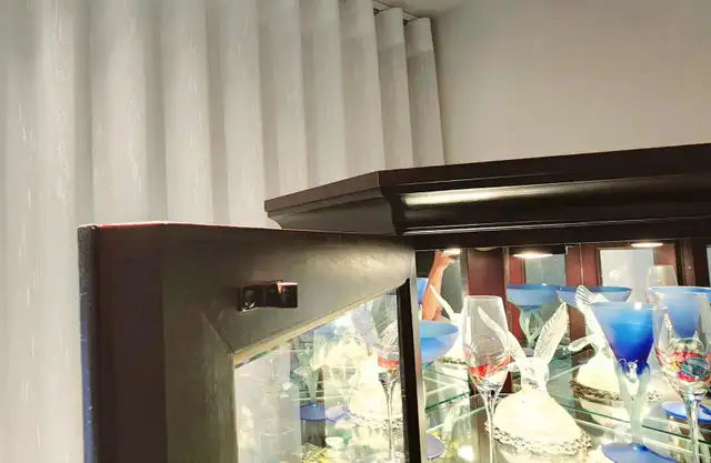 Curio Buhler en verre biseauté in Bookcases & Shelving Units in Sherbrooke - Image 3