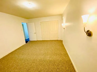 ROOM FOR RENT MASTER BEDROOM WITH PRIVATE WASHROOM