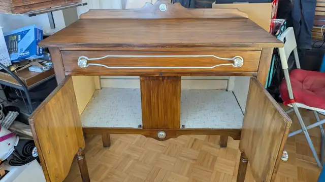 Antique Vintage Buffet Table Console Server Cabinet real wood in Hutches & Display Cabinets in City of Toronto - Image 4