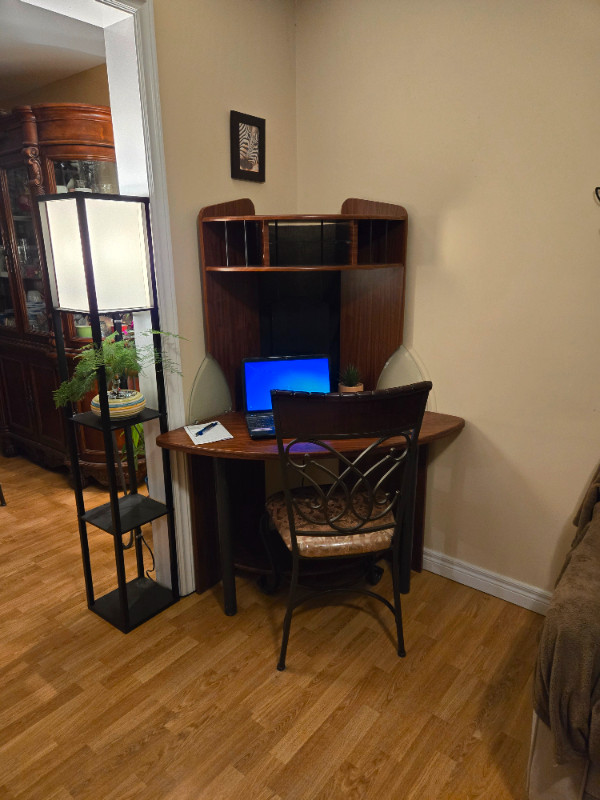 Corner Desk with Hutch $175 in Desks in City of Halifax - Image 4