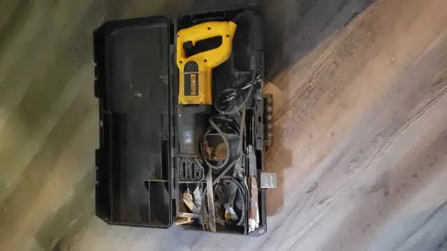 Reciprocating saw ( sawzall) Dewalt  in Power Tools in Oakville / Halton Region - Image 2
