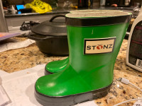 children’s Stonz rubber boots for sale size 4