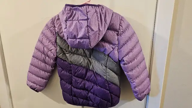 kids youth paradox packable jacket 4/5 in Kids & Youth in Edmonton - Image 9