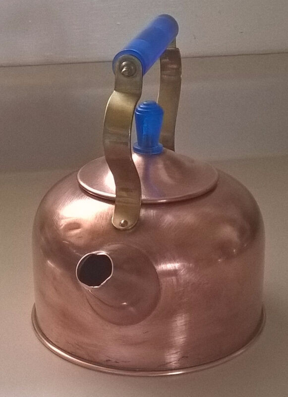 Vintage Copper Kettle with Blue Handle in Arts & Collectibles in Oshawa / Durham Region - Image 2