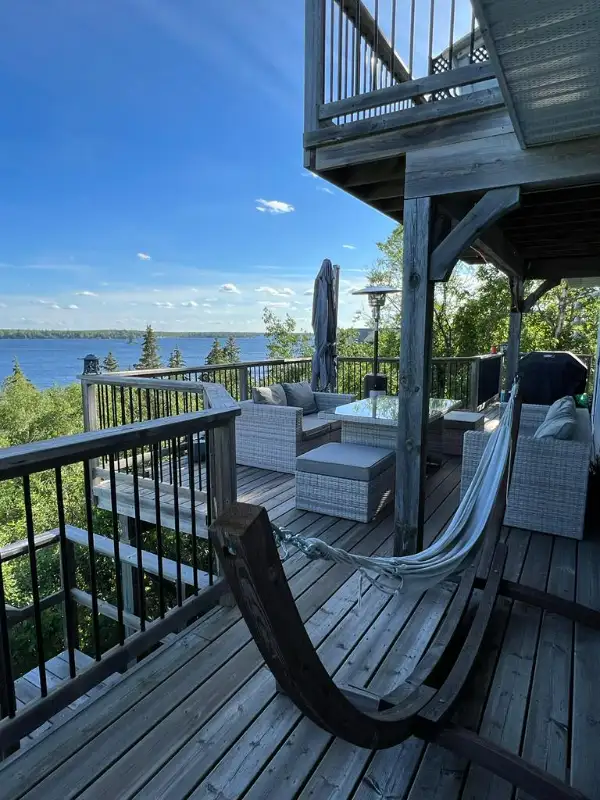 Lakefront cottage for rent  at Falcon Lake, MB in Manitoba in Canada - Image 10