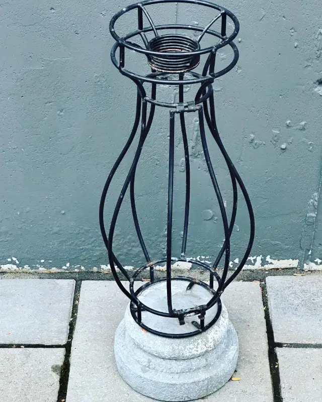 PLANT SUPPORT  WROUGHT IRON & CONCRETE  INDUSTRIAL PLANT HOLDER628637335810591212