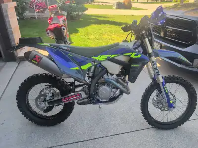 I am selling my 2024 sherco sef 300 factory four stroke. This is a very good bike, very versatile. I...