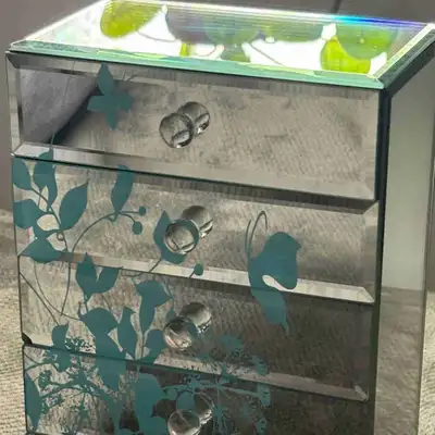 mirrored jewelry box, View more