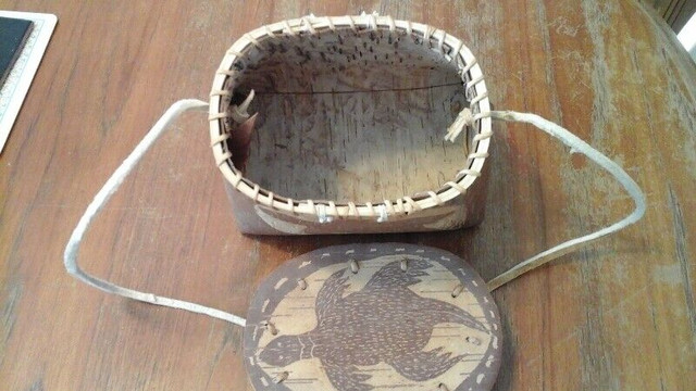 CREE BIRCH BARK and ASH BASKETS- 2 BERRY BASKETs in Arts & Collectibles in Oshawa / Durham Region - Image 2