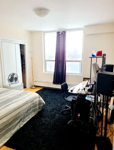 Room for rent in Nice Apartmnt in NorthYork!Short term/long term