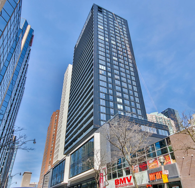 Enjoy the conveniences of living steps to the best that Toronto has to offer (shopping, restaurants,...