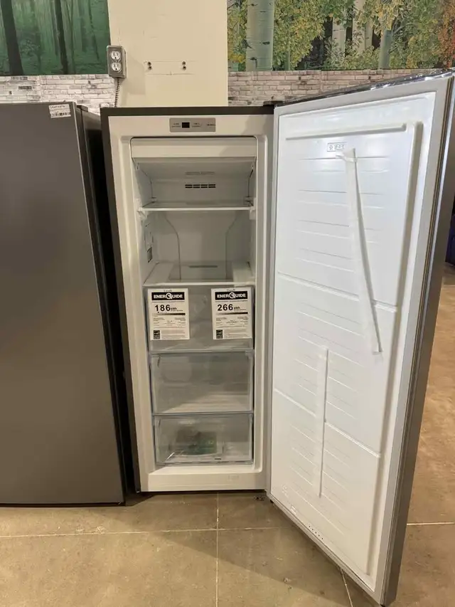 Econoplus Halifax Sale Hisense 22in 2 in 1 Fridge And Freezer in Freezers in City of Halifax - Image 3